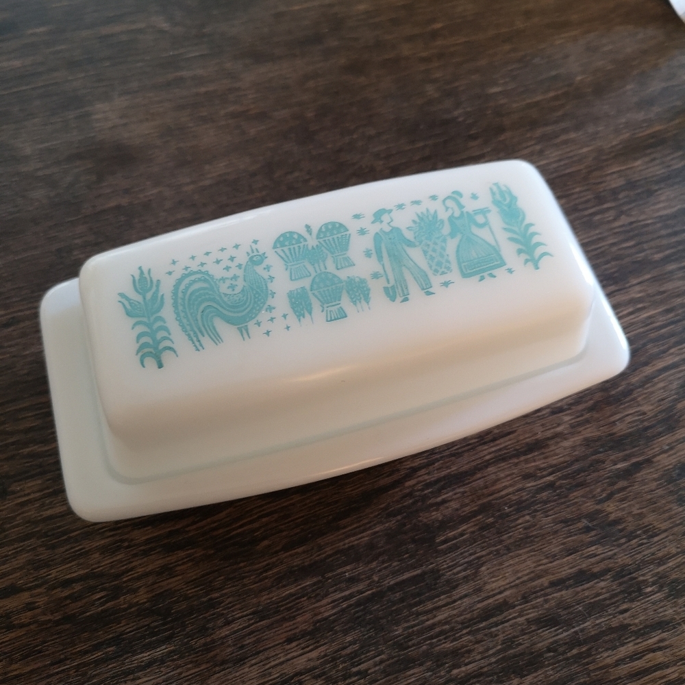 Pyrex Amish butterprint butter dish